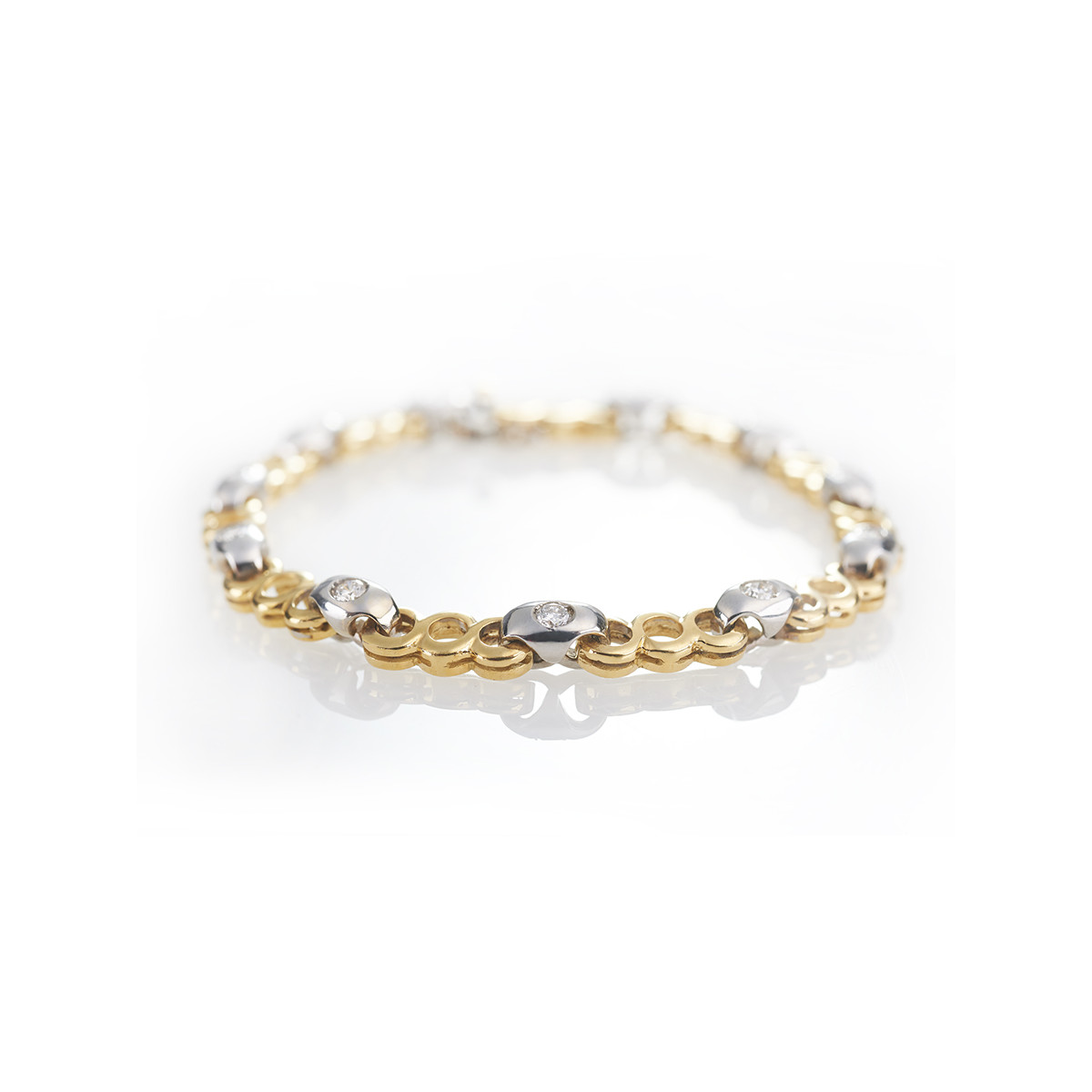 GOLD AND DIAMONDS BRACELET