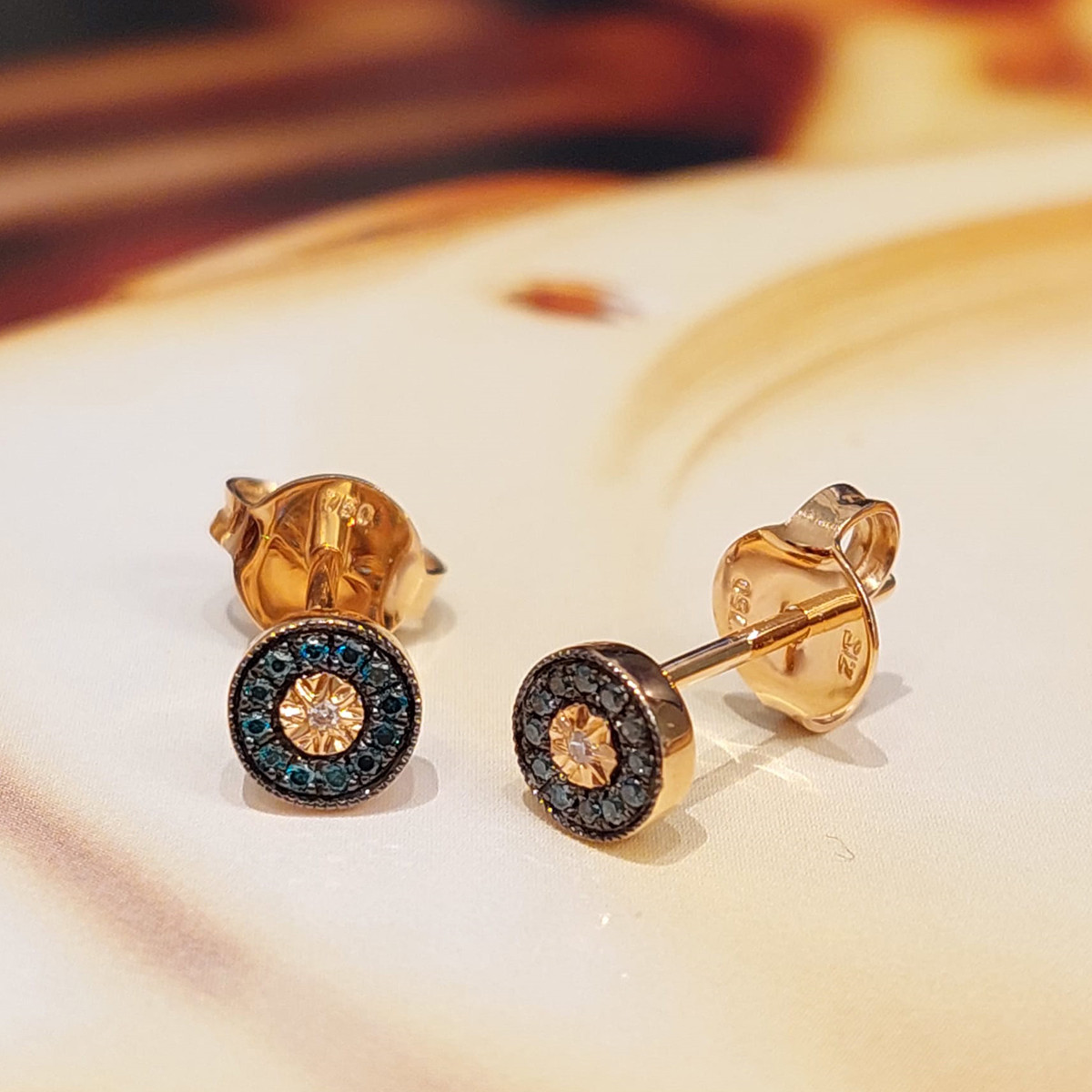 ROSE GOLD EARRINGS WITH 24 BLUE DIAMONDS