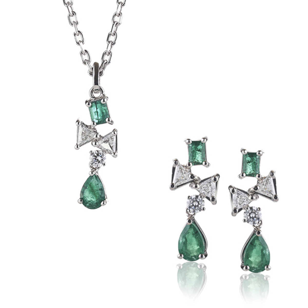 EMERALD AND DIAMONDS GOLD EARRINGS