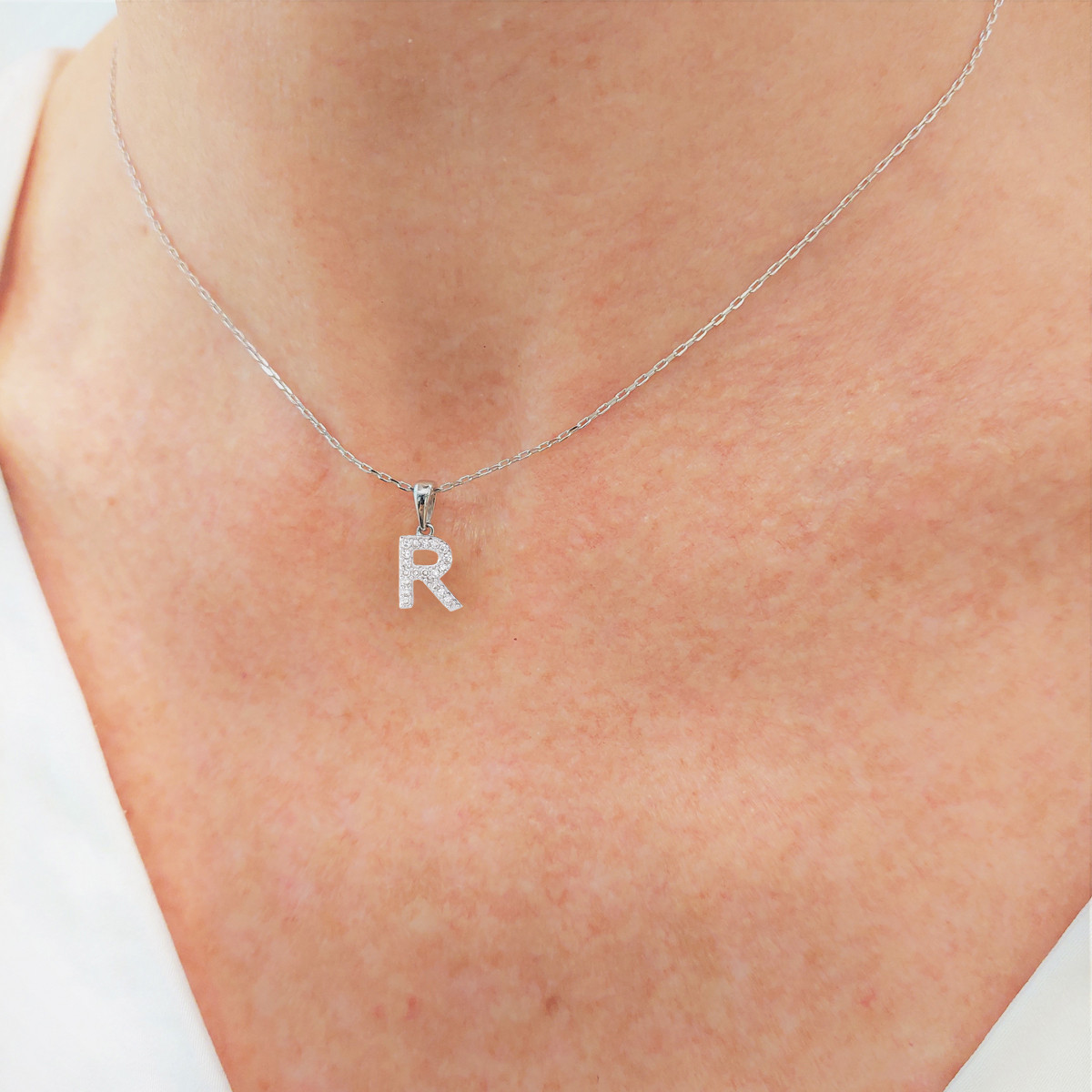 INITIAL R PENDANT WITH 19 DIAMONDS