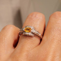 ANILLO CON ZAFIRO AMARILLO Y DIAMANTES