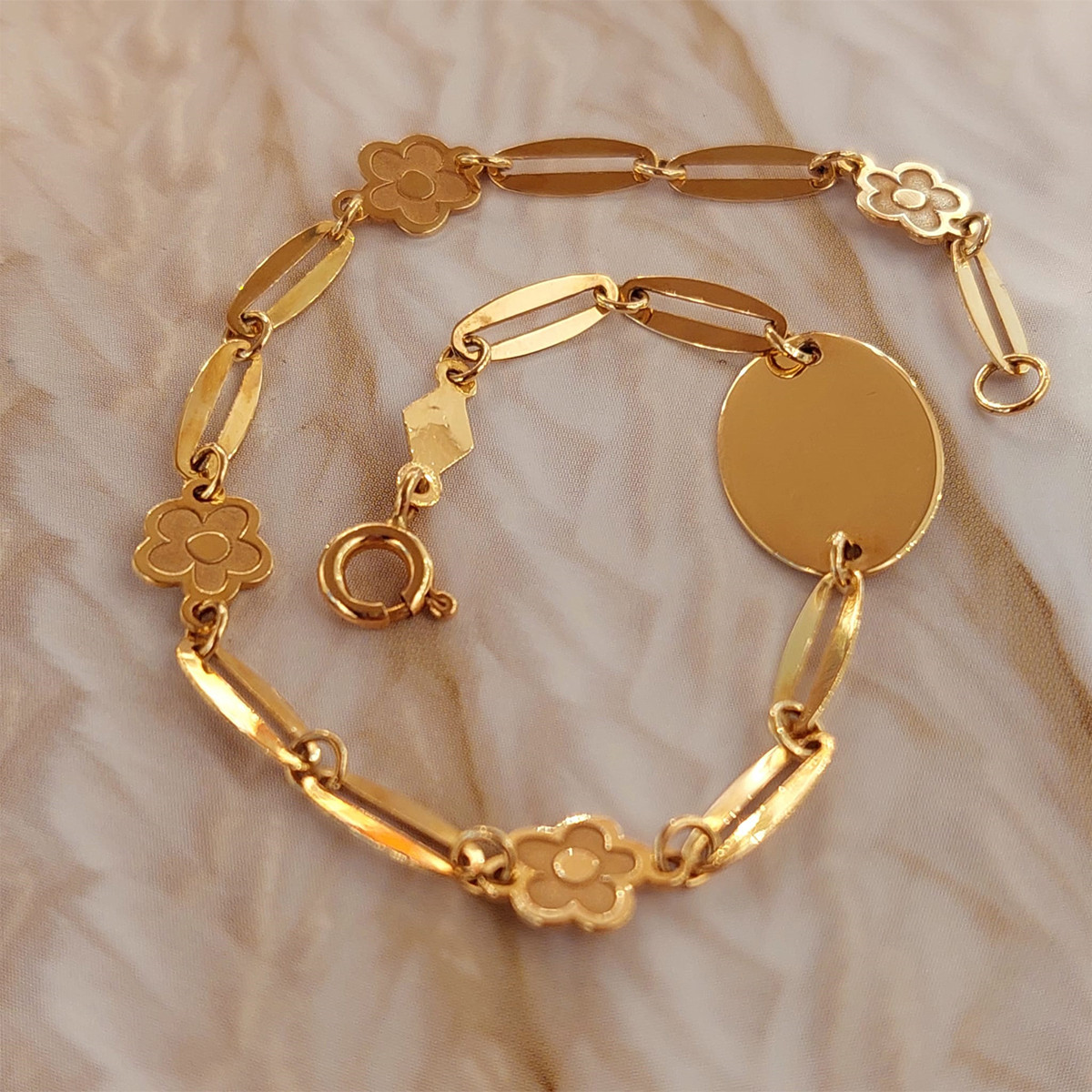 GOLD BRACELET