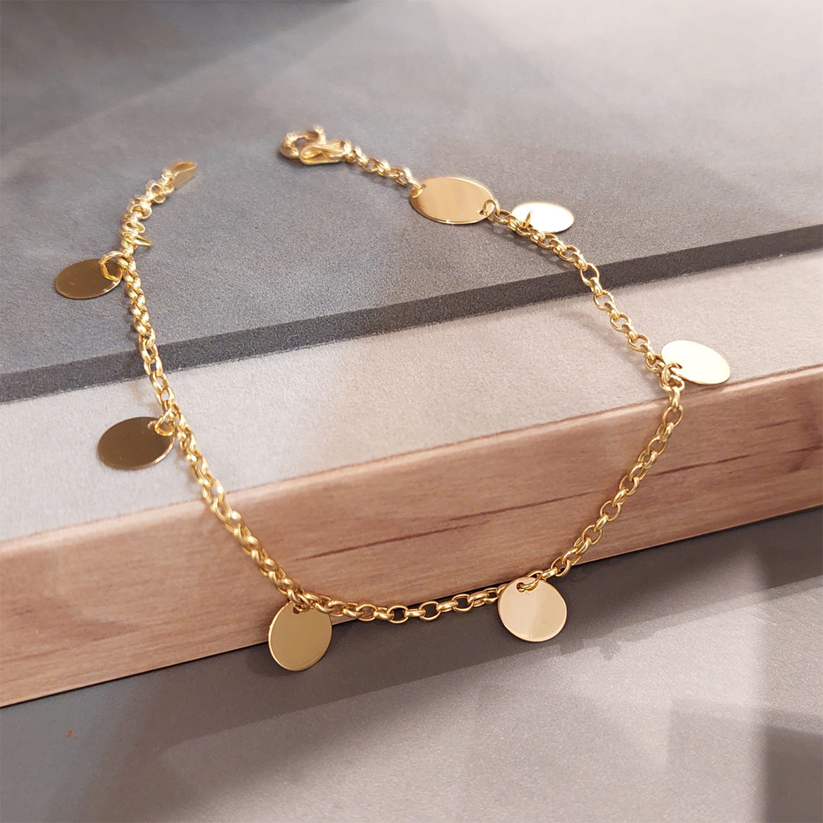 GOLD BRACELET WITH ENGRAVING PLATES