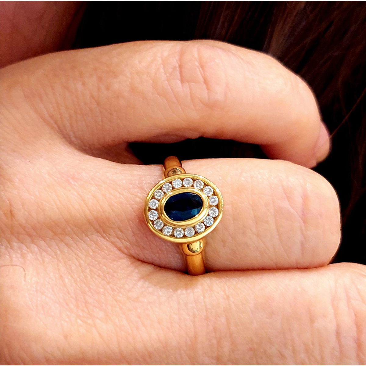 GOLD DIAMONDS AND 0,50 KTES SAPPHIRE RING