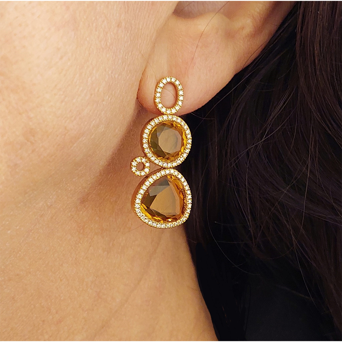 GOLD DIAMOND AND QUARTZ EARINGS