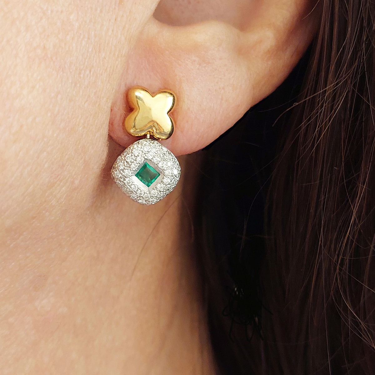 GOLD EMERALD AND DIAMOND EARRING