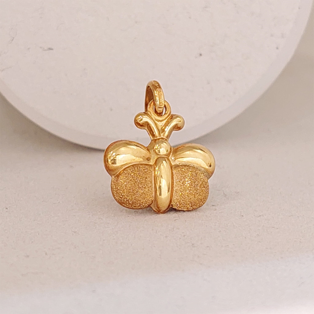 BUTTERFLY GOLD PENDANT