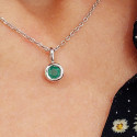 18K GOLD AND EMERALD NECKLACE