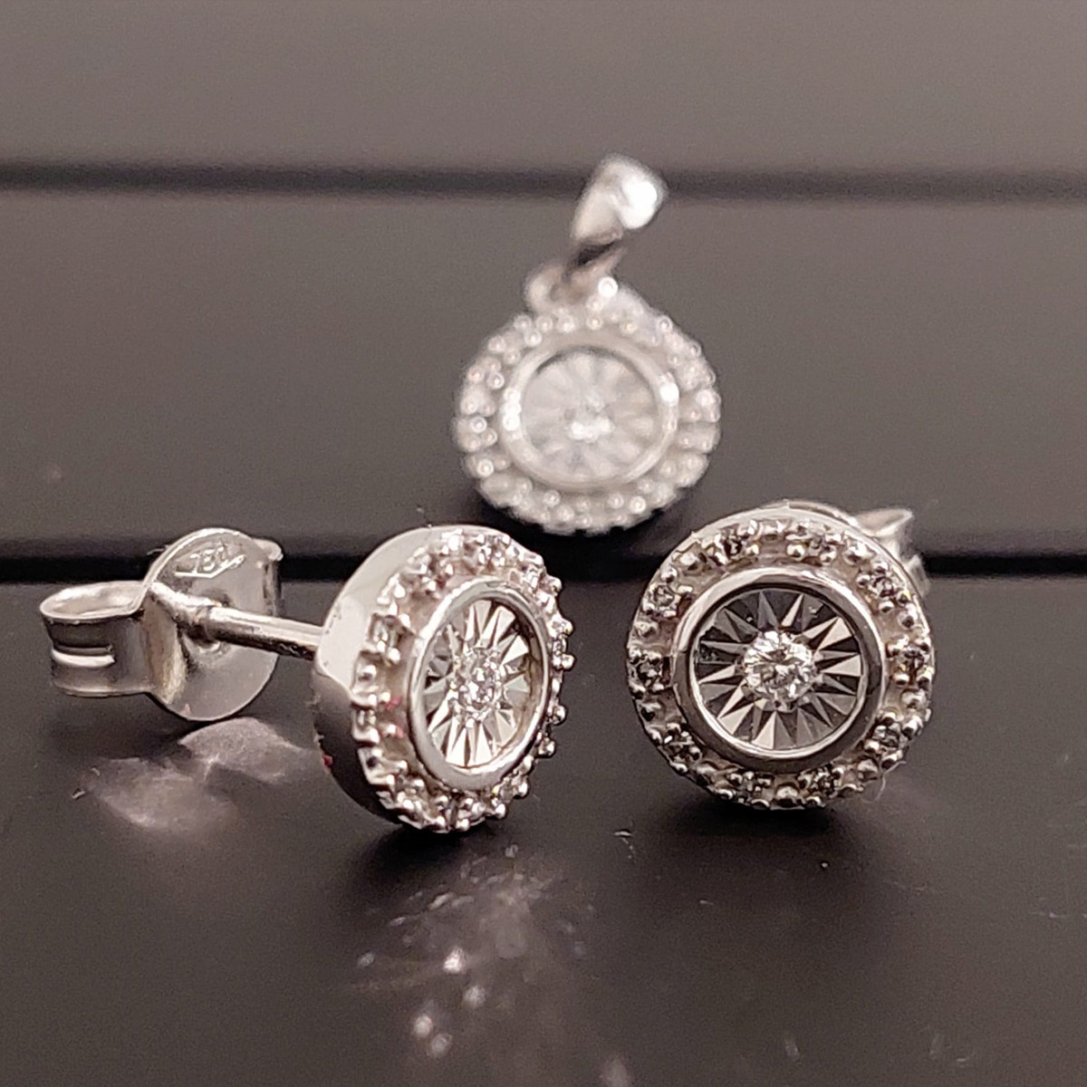 PENDIENTES ORO CON 22 DIAMANTES