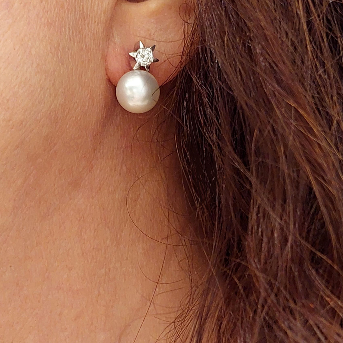 YOU AND ME WHITE GOLD PEARL DIAMOND EARRINGS