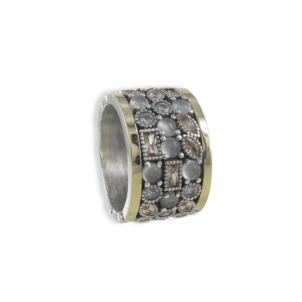 RING WITH 3 DIFFERENT STONES