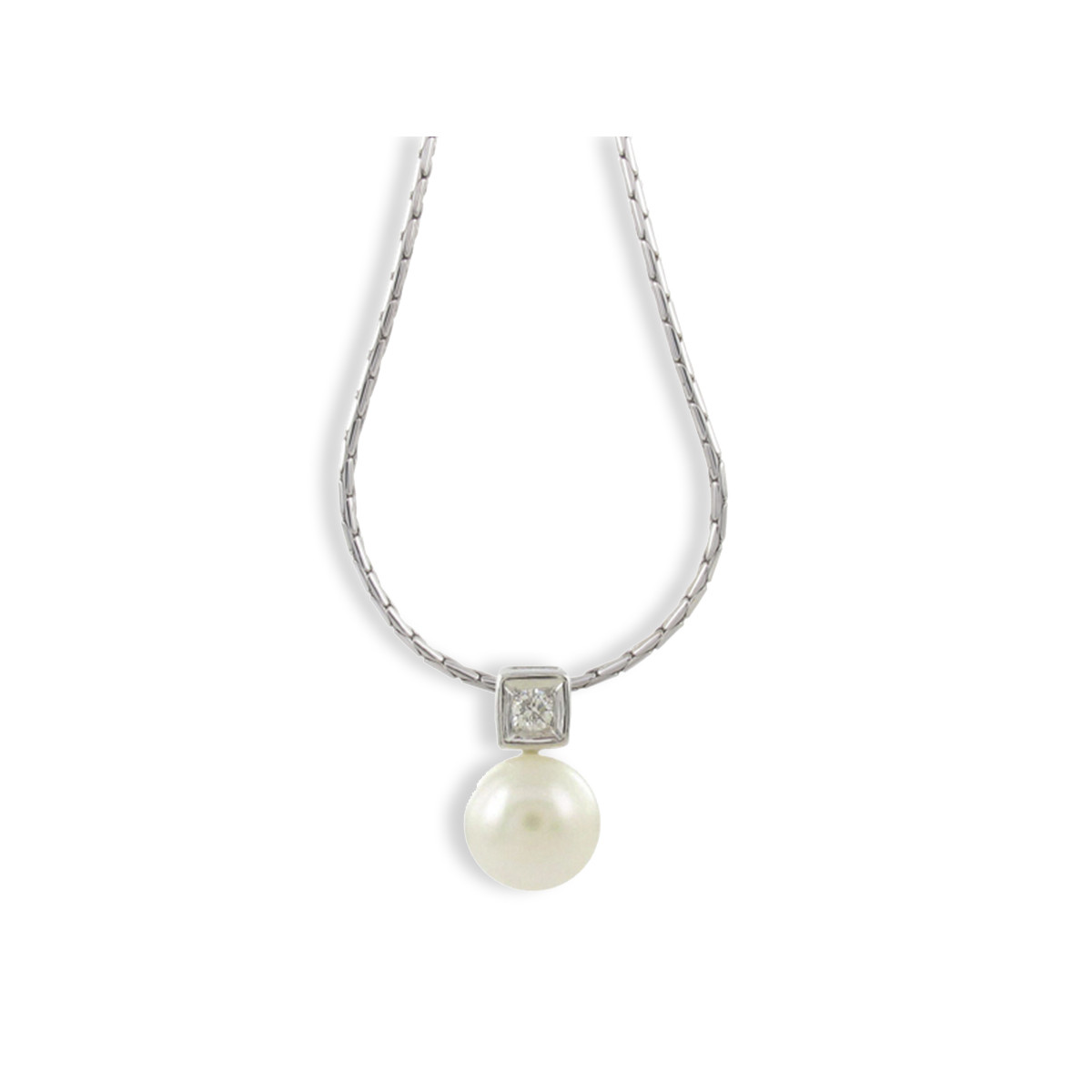 WHITE GOLD DIAMOND AND PEARL PENDANT