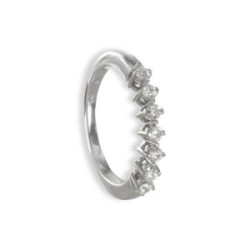 MEDIA ALIANZA DE 7 DIAMANTES EN ORO BLANCO 18K 0,30 CT