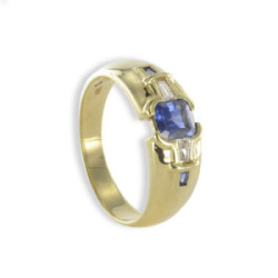 GOLD RING WITH PRECIOUS STONES