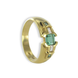 GOLD DIAMONDS AND EMERALD 0,75 KTES RING