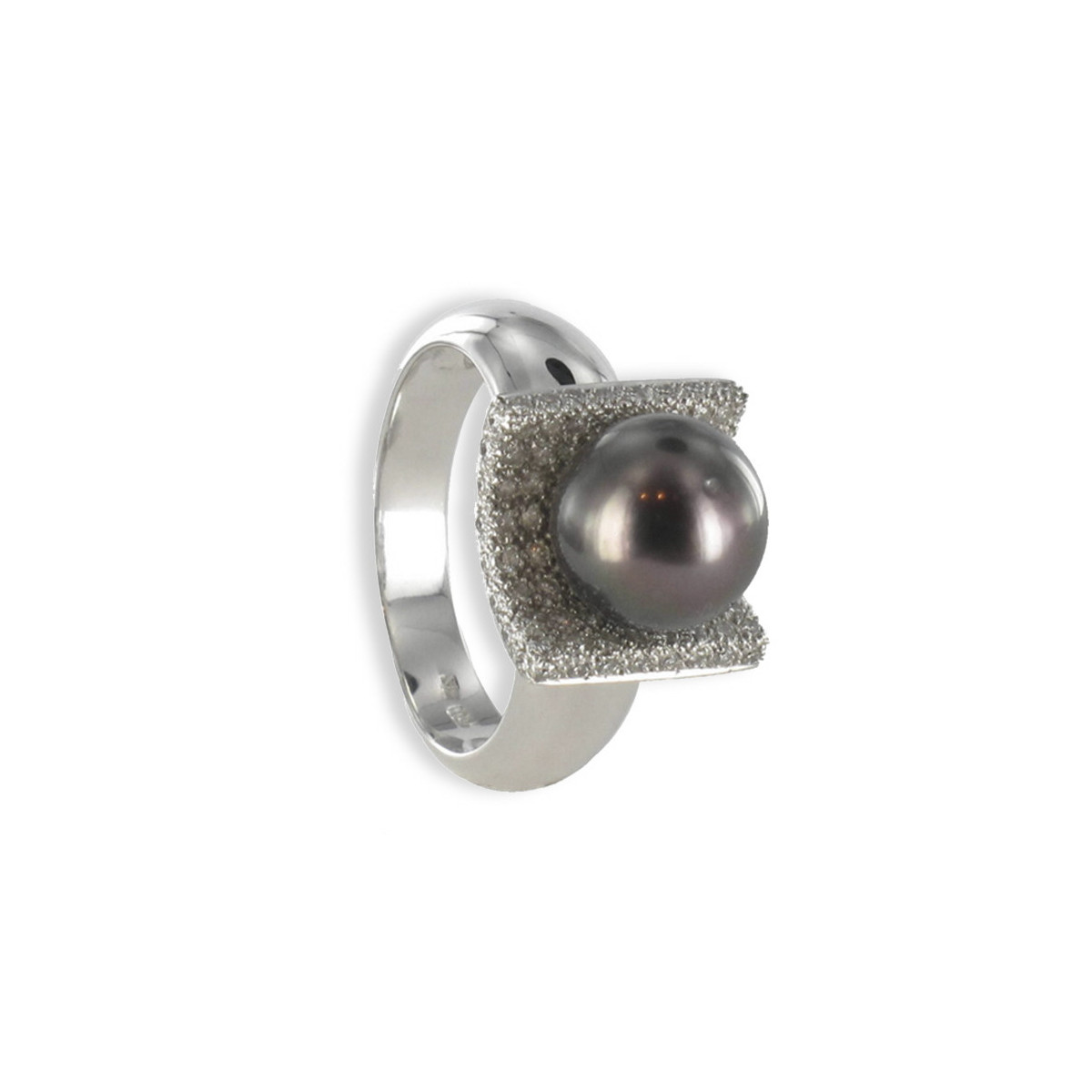 BLACK PEARL AND DIAMONDS DESIGN RING