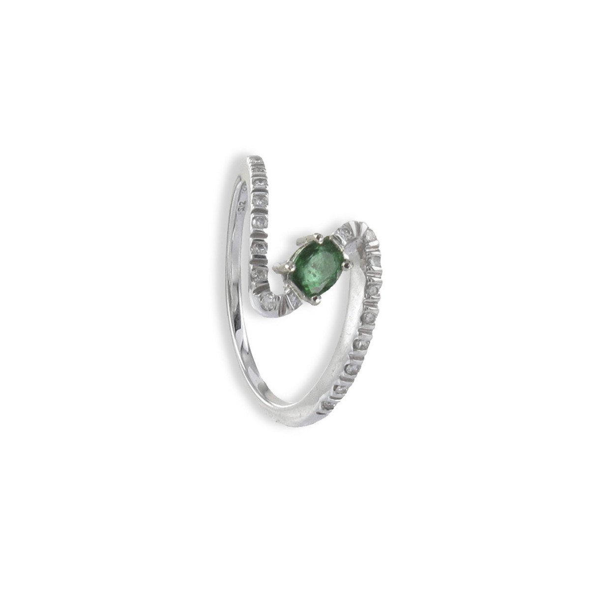 GOLD EMERALD AND 18 DIAMONDS RING