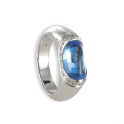 30 KT BLUE TOPAZ GOLD RING