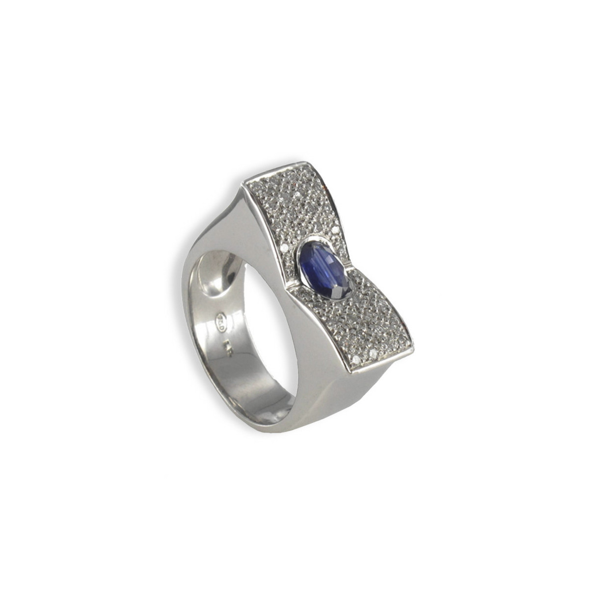 GOLD RING WITH DIAMONDS AND SAPPHIRE