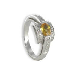 ANILLO CON ZAFIRO AMARILLO Y DIAMANTES