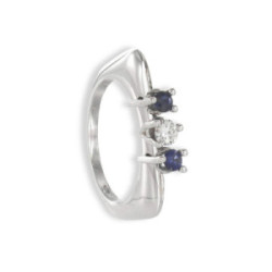 RING 2 SAPPHIRES AND DIAMOND WITH MOVEMENT