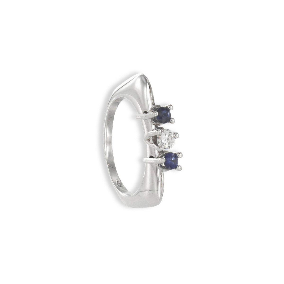 RING 2 SAPPHIRES AND DIAMOND WITH MOVEMENT