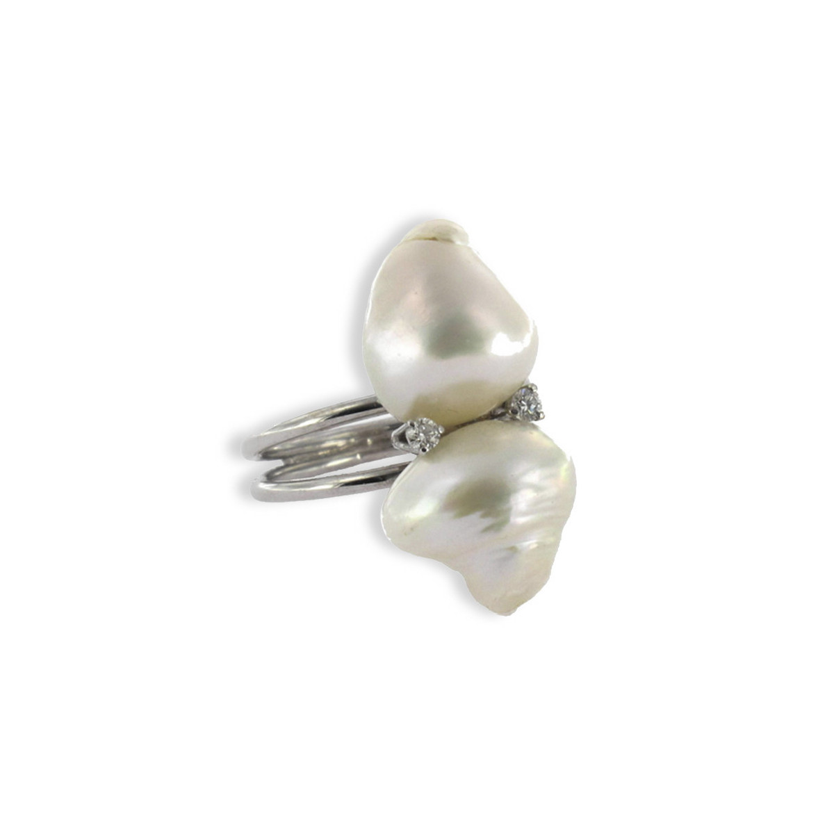 RING 2 BAROQUE PEARLS AND 2 DIAMONDS