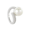RING WITH 10 MM CULTIVATED PEARL AND DIAMONDS