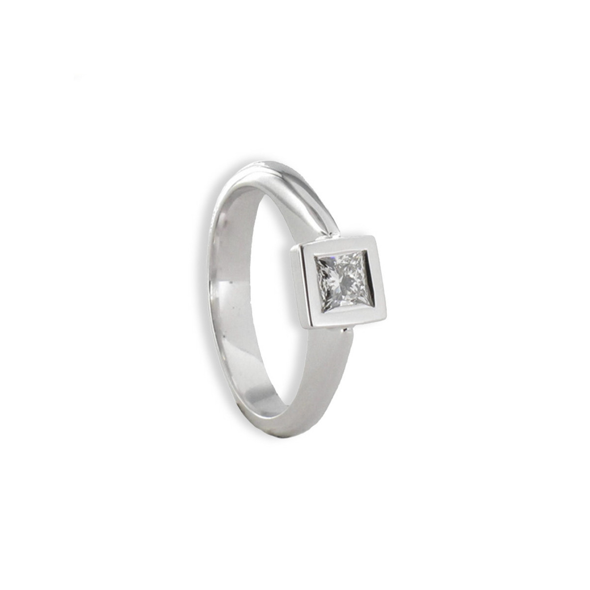 SOLITARIO ORO BLANCO 18K CON DIAMANTE PRINCESA 0,42 CT EN BISEL