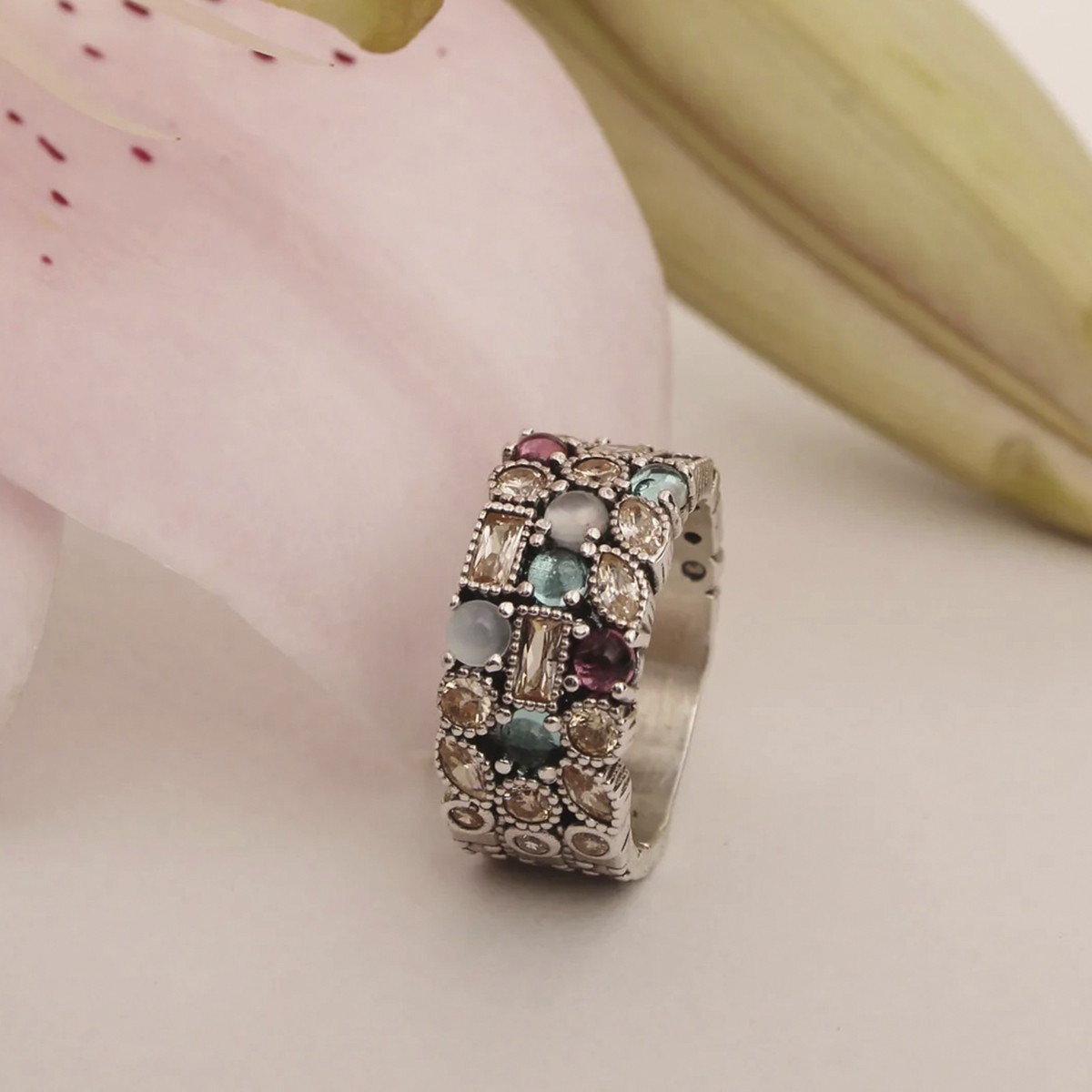 ANILLO DE PLATA CON CUARZOS DE COLORES