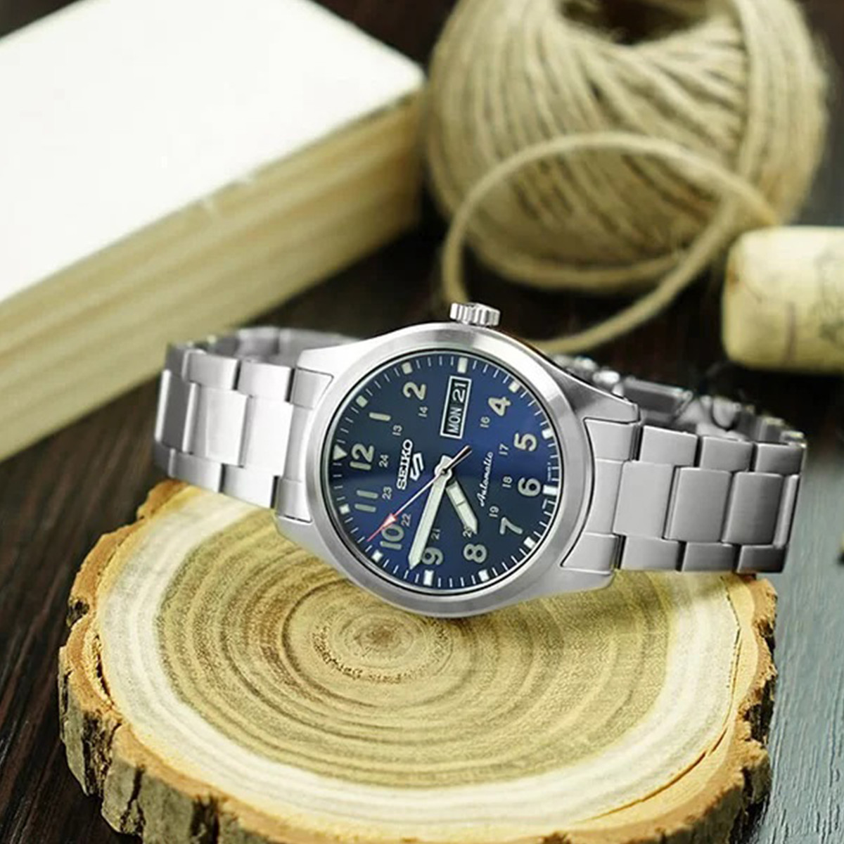 SEIKO 5 SPORTS MILITARY BLAU