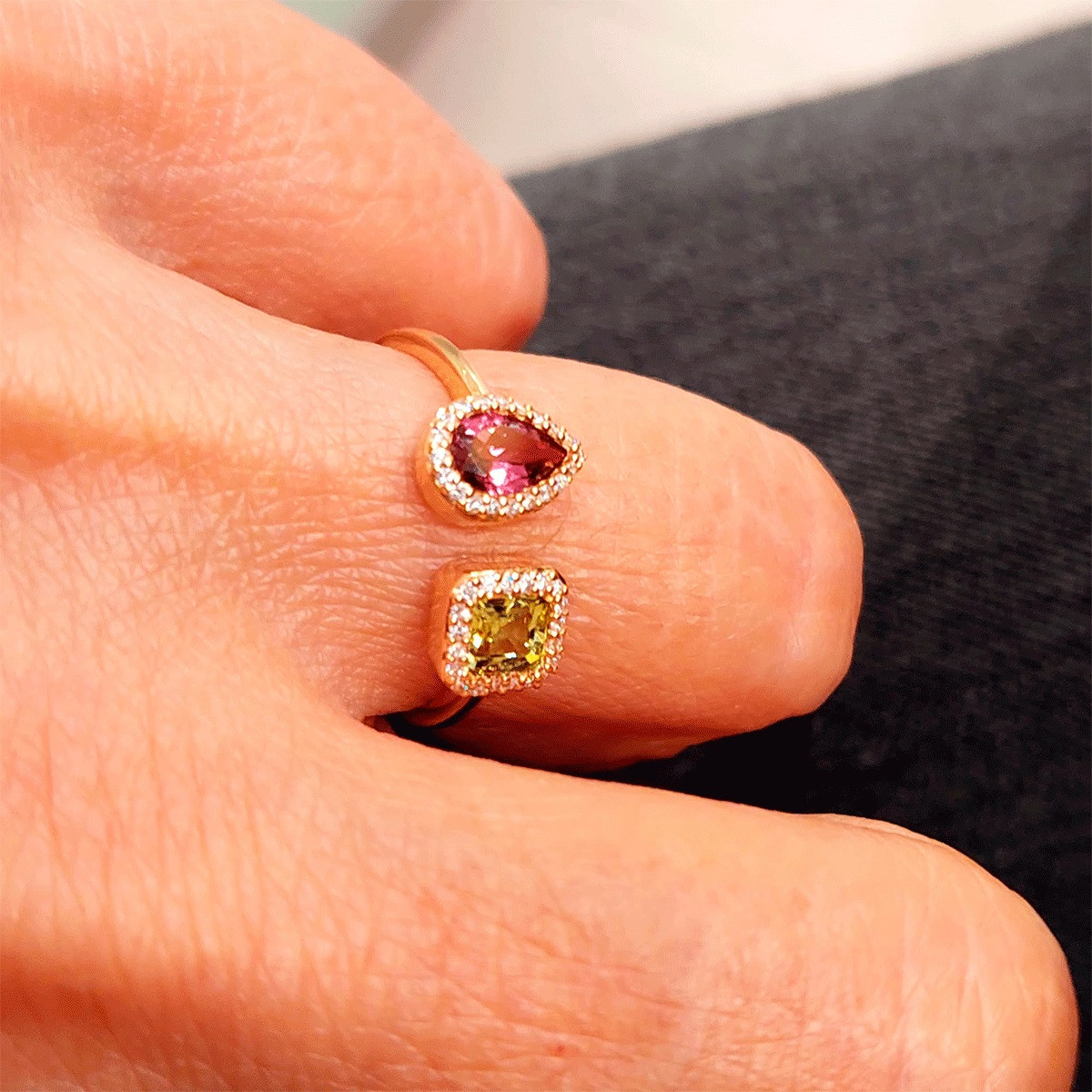 ROSE GOLD RING WITH 2 COLORED STONES