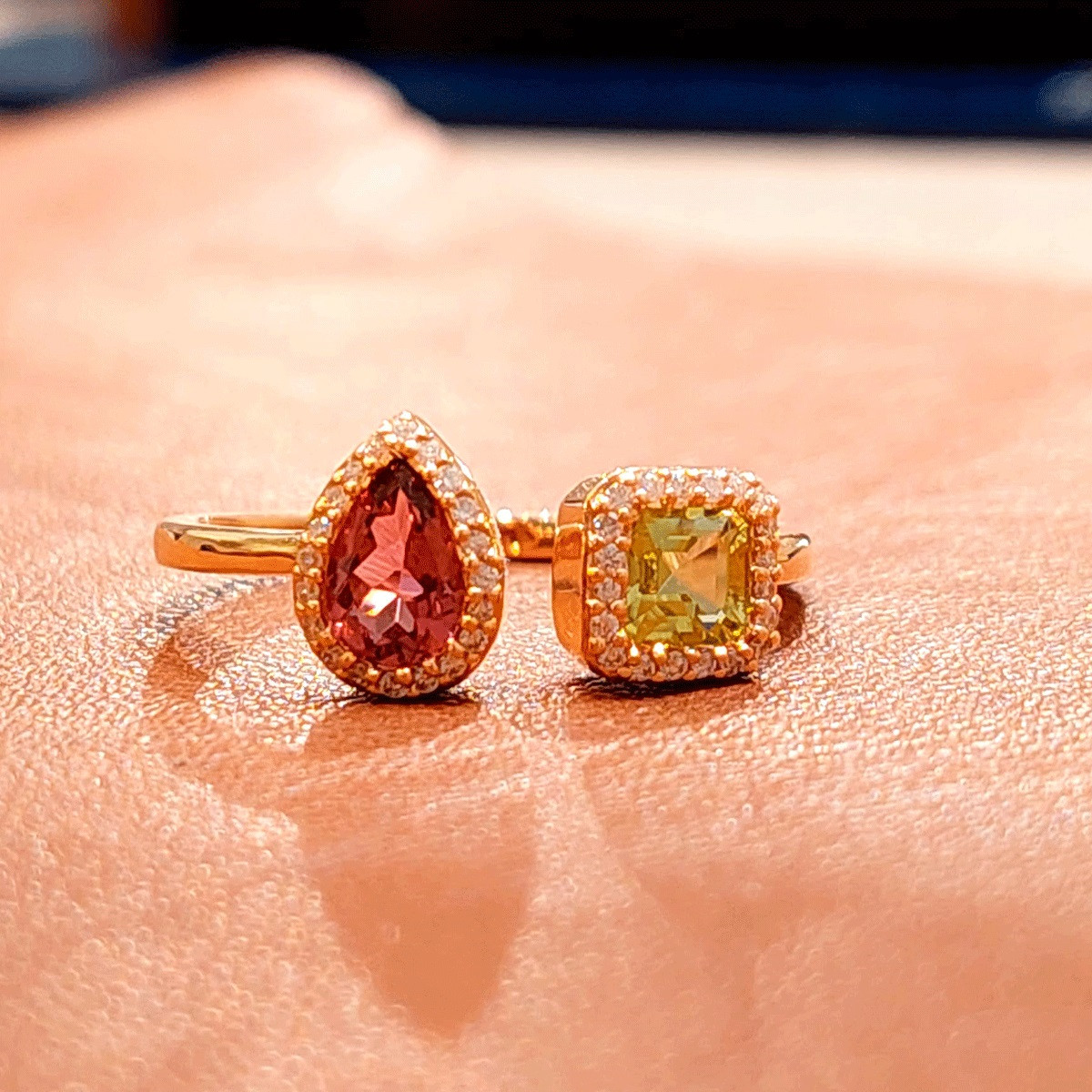 ROSE GOLD RING WITH 2 COLORED STONES