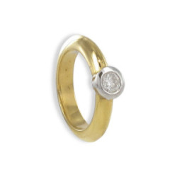 GOLD DIAMOND RING