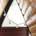 COLLAR FINO CON 5 DIAMANTES 0,10 KILATES