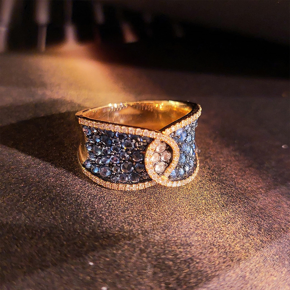 ANILLO ORO 66 ZAFIROS Y DIAMANTES