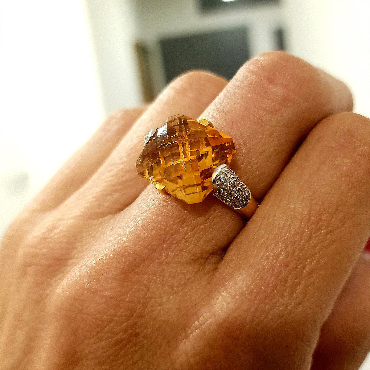 HONEY COLOR NATURAL STONE RING
