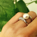 GOLD RING WITH 24 DIAMONDS AND PEARL