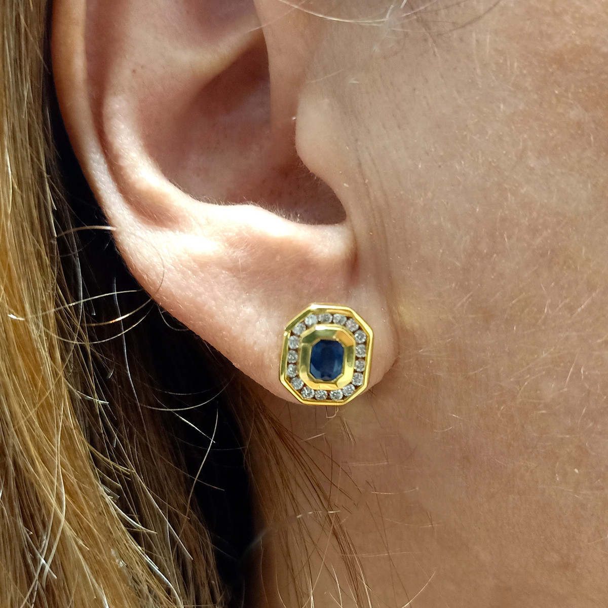 GOLD SAPPHIRE AND DIAMOND EARRING