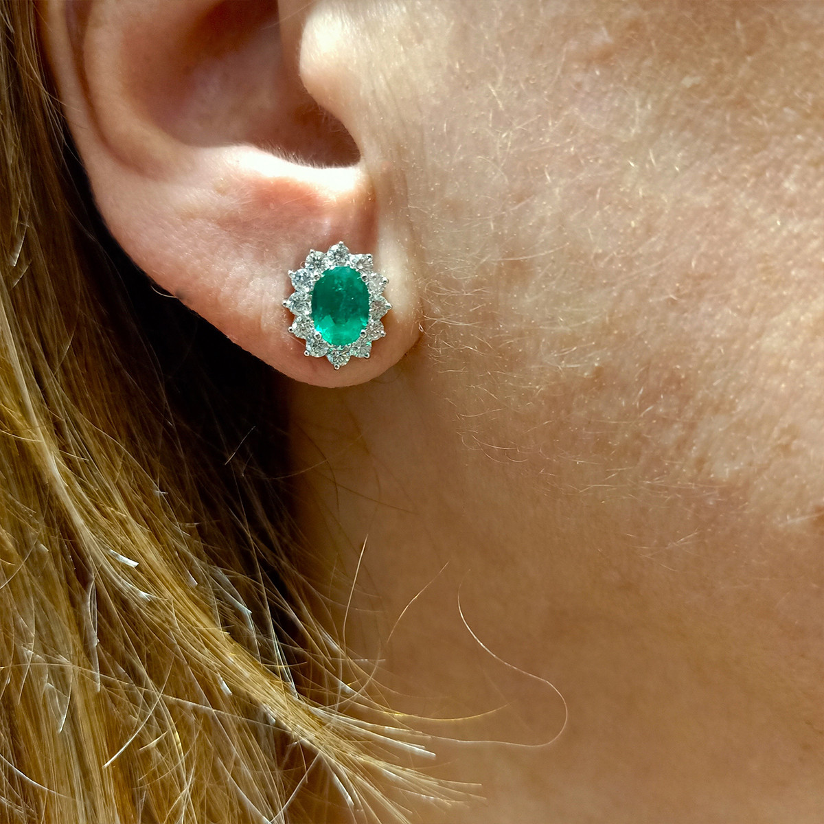 GOLD EARRING EMERALD AND DIAMONDS