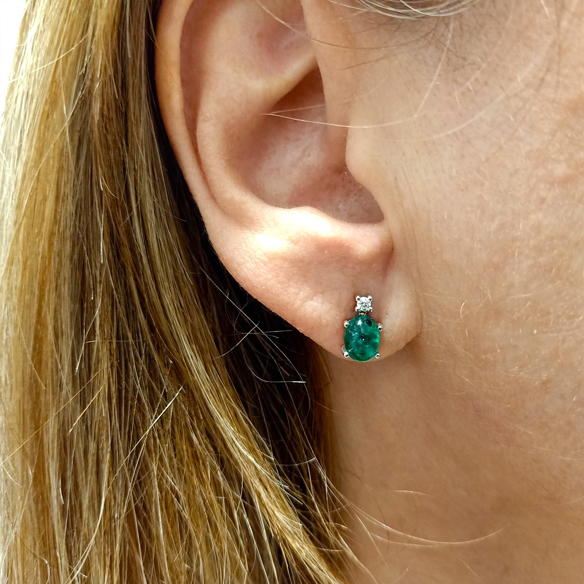 GOLD EARRINGS EMERALD AND DIAMOND