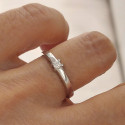 SOLITARIO ORO BLANCO 18K CON DIAMANTE 0,08 CT Y 4 GARRAS