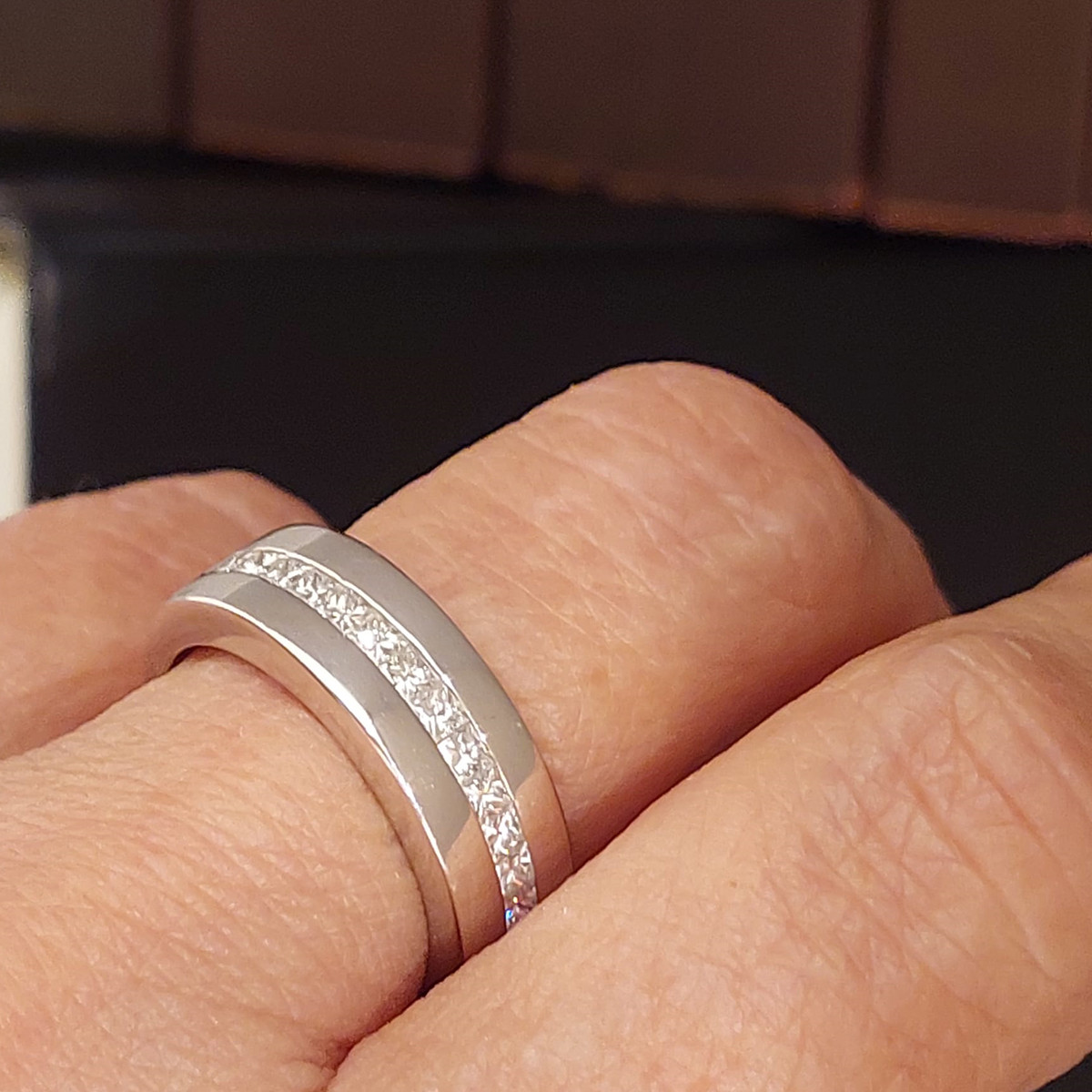 HALF WIDE ALLIANCE RING WITH DIAMONDS