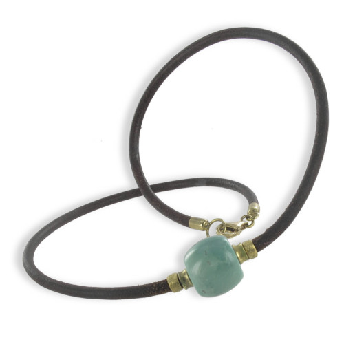 SHORT LEATHER NECKLACE WITH TURQUOISE