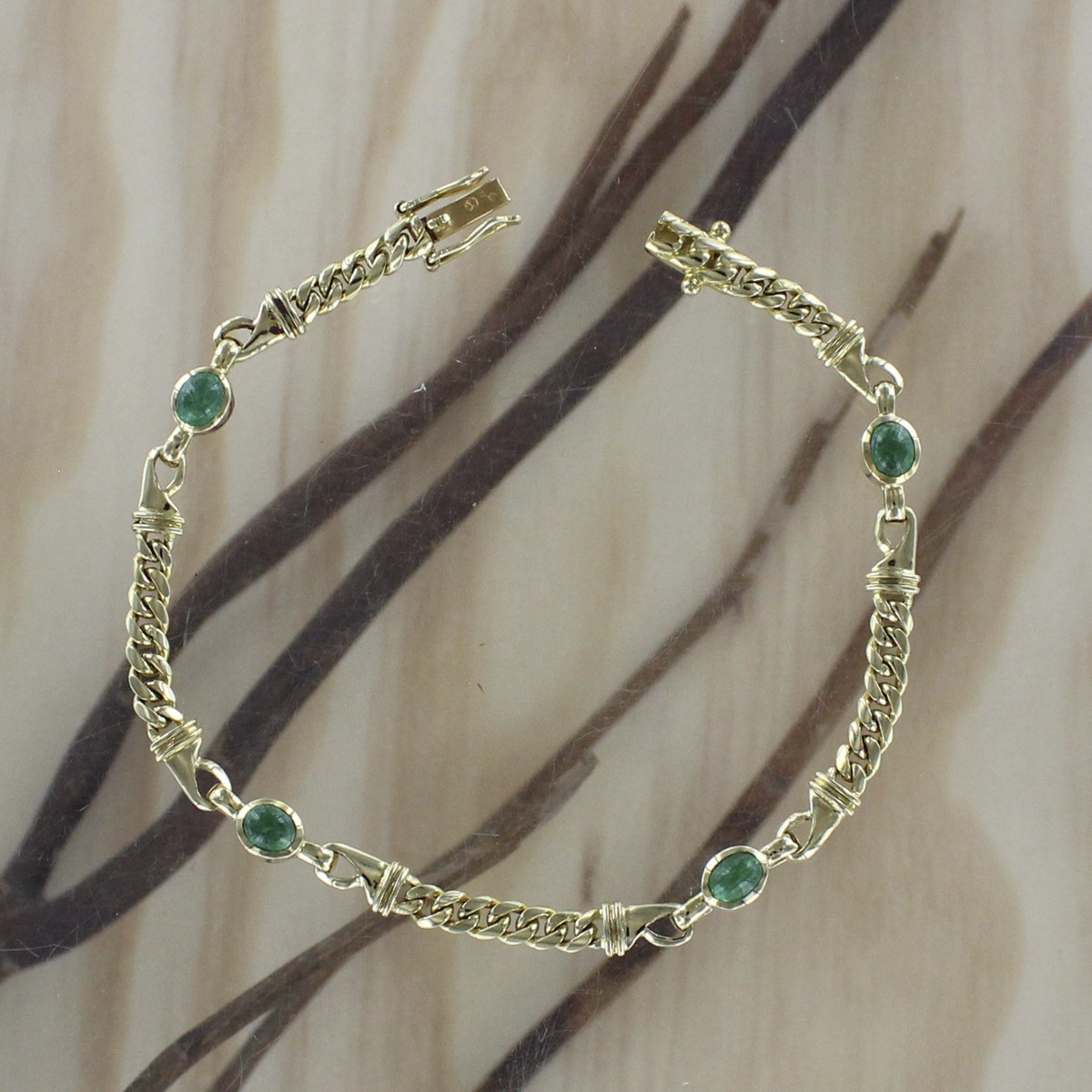 PULSERA ORO CON ESMERALDAS