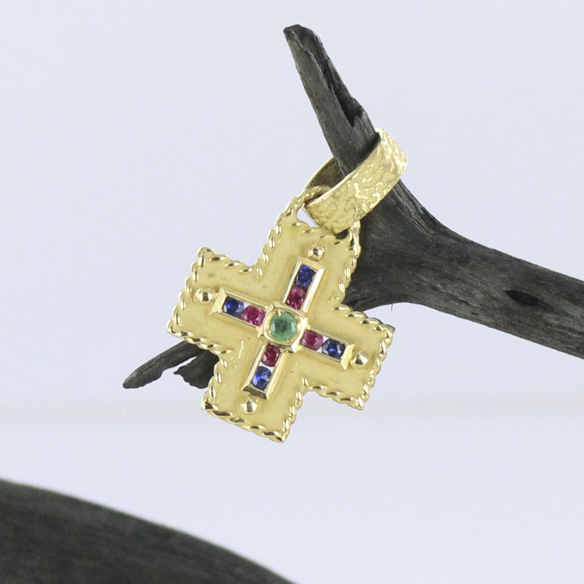 CRUZ GRIEGA ORO CON PIEDRAS PRECIOSAS