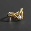HANDS RING WITH PEARL