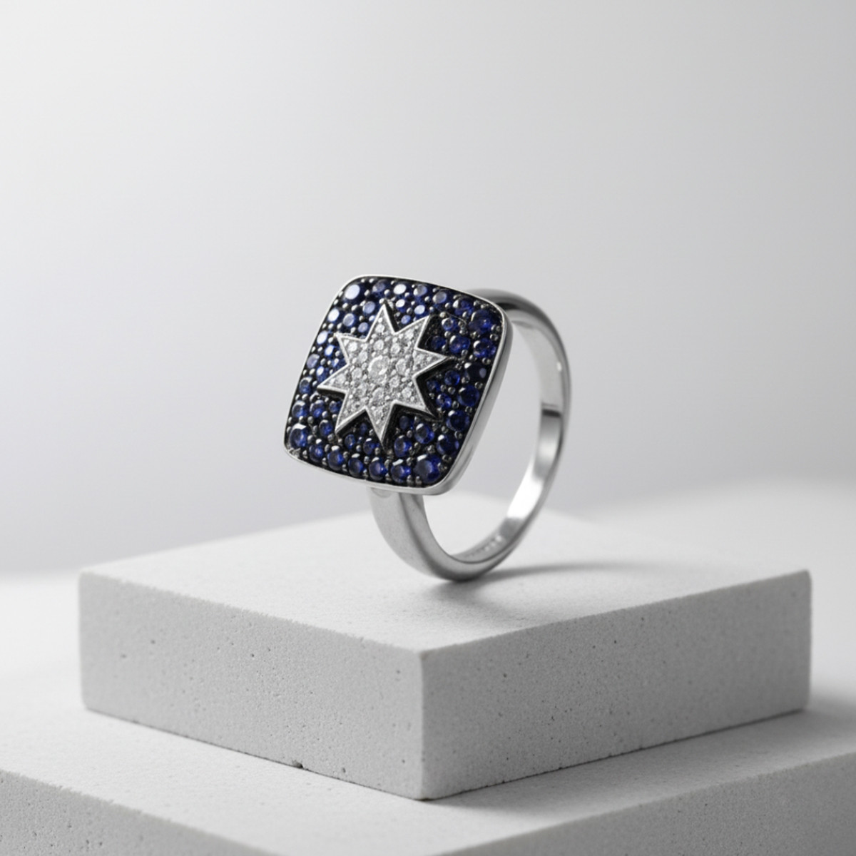 ANILLO ORO ZAFIROS Y ESTRELLA DIAMANTES