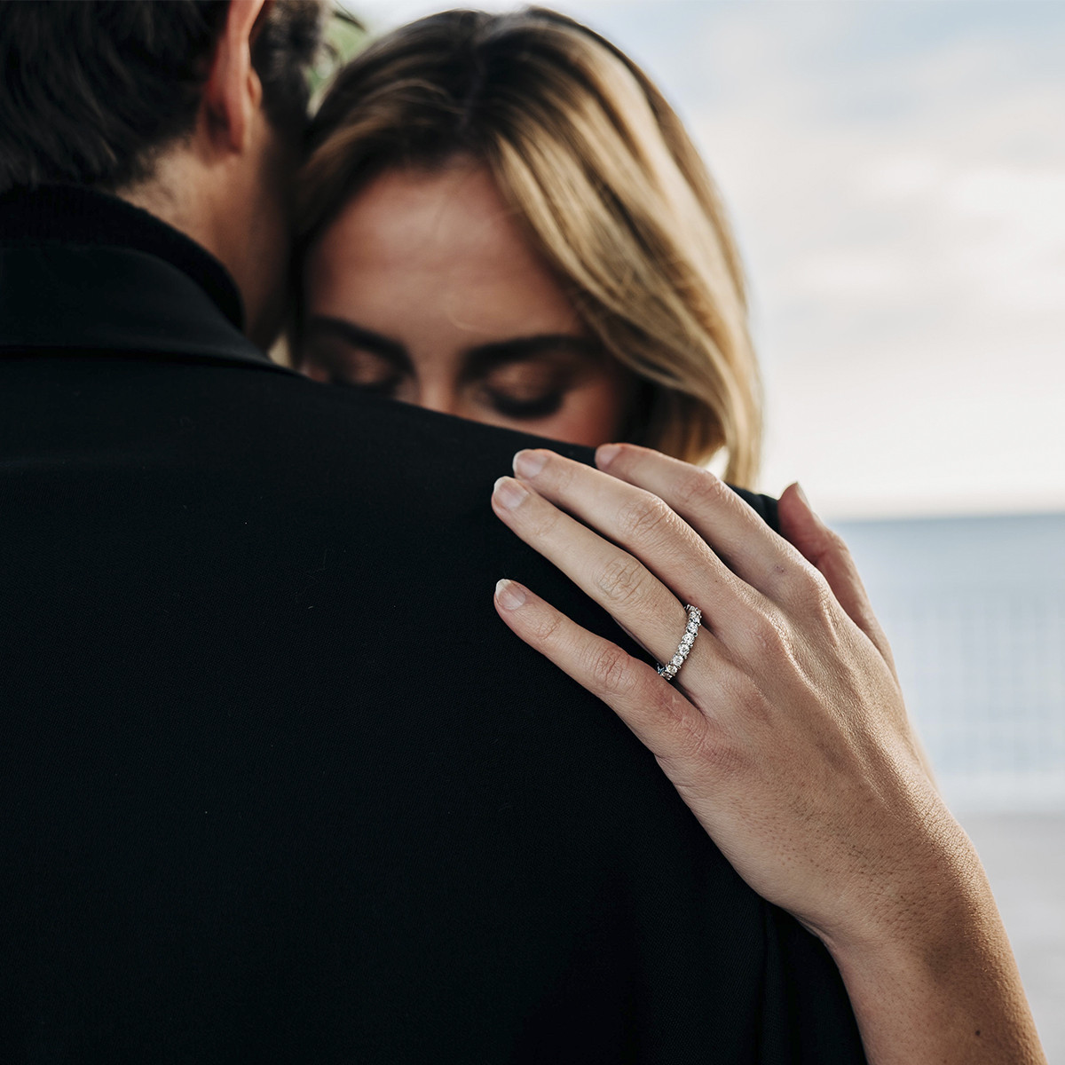 ALIANZA CON 20 DIAMANTES DE 0,10 KILATES