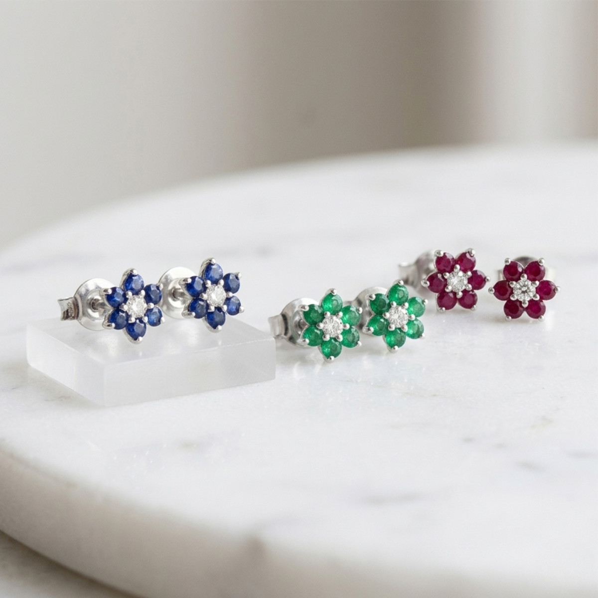 PENDIENTES ROSETÓN CON 12 RUBÍES